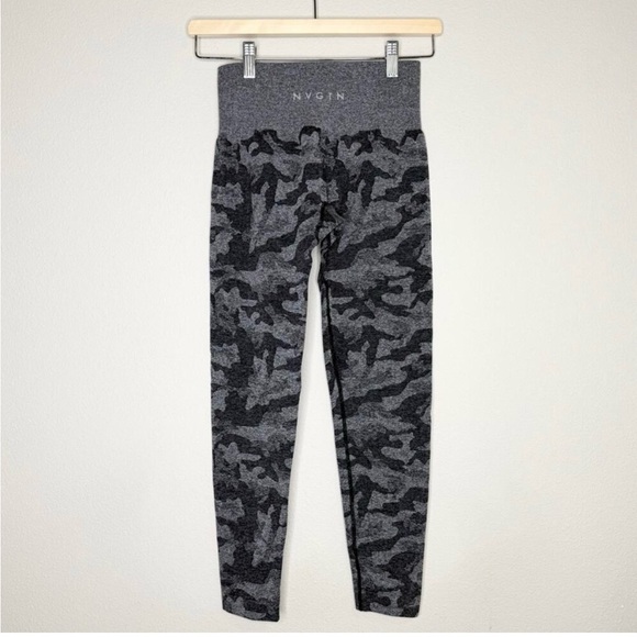 Camo NVGTN slimming, high waisted super stretchy leggings. Small. Camouflage - Picture 3 of 7